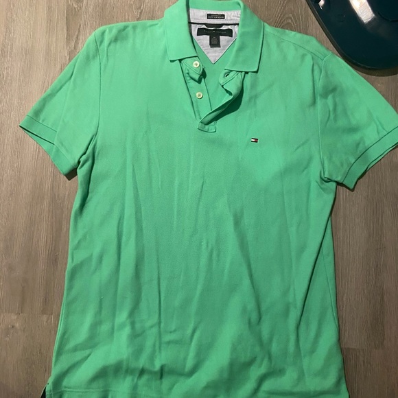 Men’s Tommy Hilfiger polo shirt size medium - Picture 2 of 3